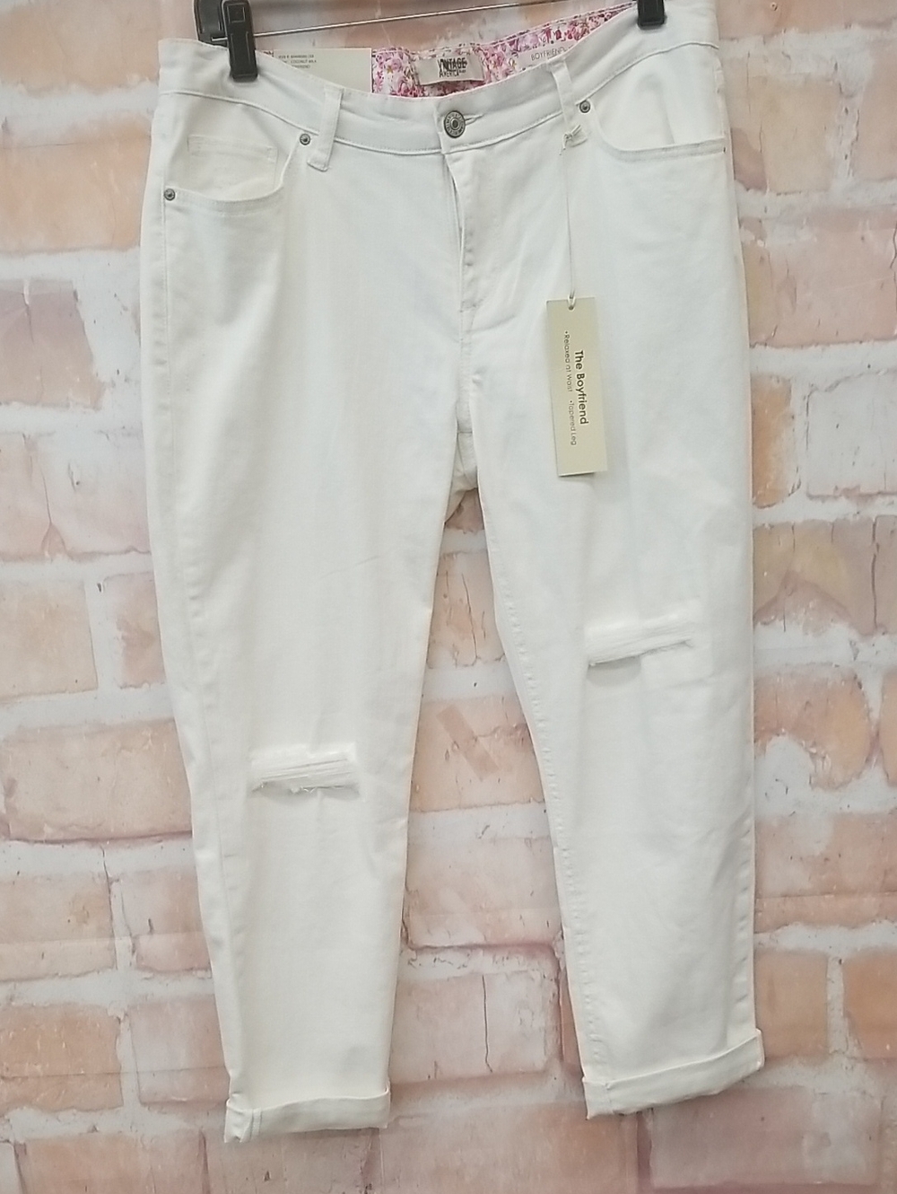 Vintage America White Boyfriend Jeans with Knee Rips
